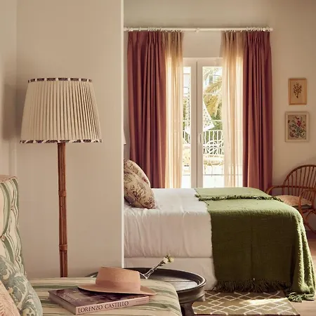 Hotel Cristine Bedfor Boutique