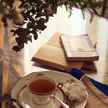 Cristine Bedfor Boutique 5* Mahon (Menorca)