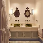 Cristine Bedfor Boutique 5*
