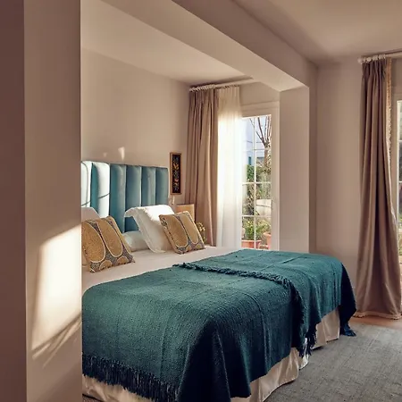 Cristine Bedfor Otel 5*