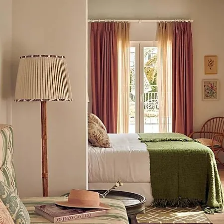 Hotel Cristine Bedfor Boutique 5*