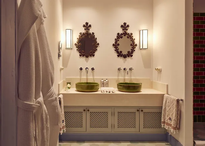 Cristine Bedfor Boutique 5*