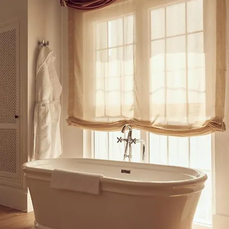 Cristine Bedfor Boutique 5*